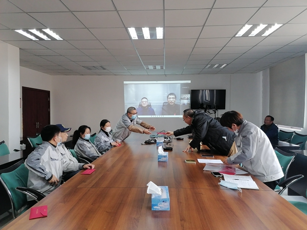 慰問(wèn)困難職工.jpg